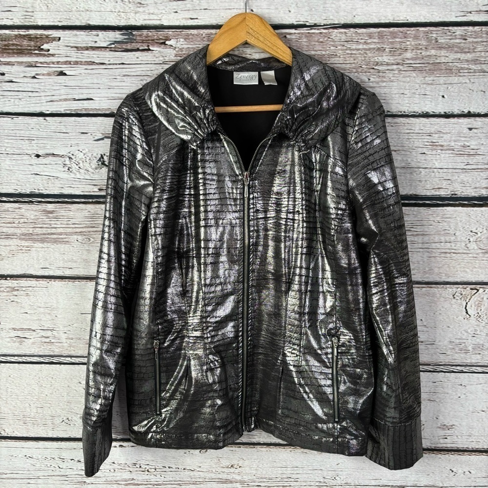 Zenergy by Chico’s Silver Black Metallic Jacket Size 1 Medium Zipped Pockets EUC